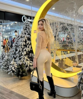 Каролина, 21